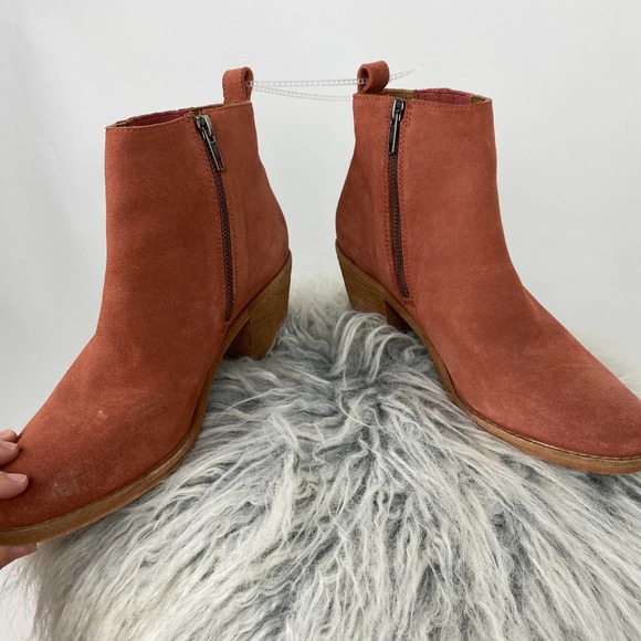 Frye Alton Chelsea Suede Boot Rosewood Size 8 NEW - Picture 4 of 9